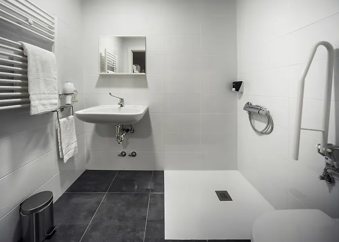 瑟兰特斯休闲旅馆 3*